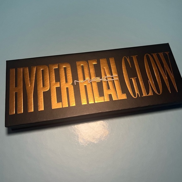 MAC • HYPER REAL GLOW • NEW IN BOX - Picture 4 of 5